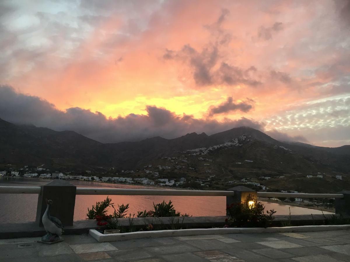 Studios Niovi Serifos Livadi  Luaran gambar